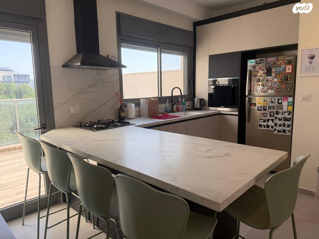 גג/ פנטהאוז, גאולה 10, קרית שרת, רעננה