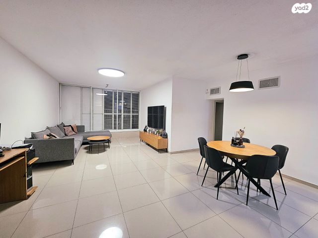 עליית הנוער 14