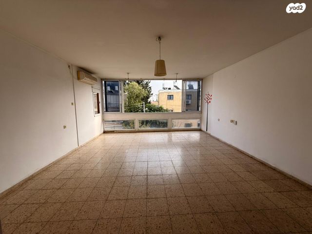 דירה, מצולות ים 17, חברת חשמל, גבעתיים