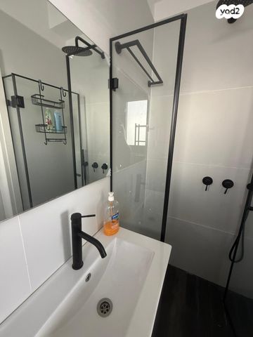 גג/ פנטהאוז, גאולה 10, קרית שרת, רעננה