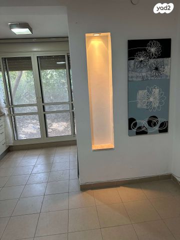 אינטרנשיונל 42