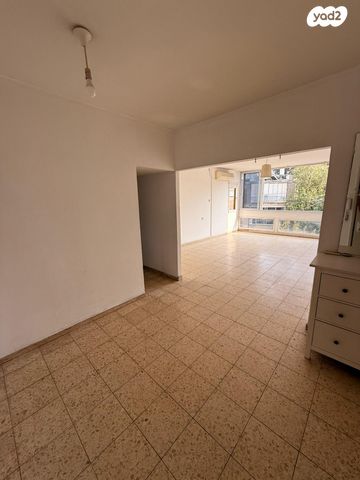 דירה, מצולות ים 17, חברת חשמל, גבעתיים