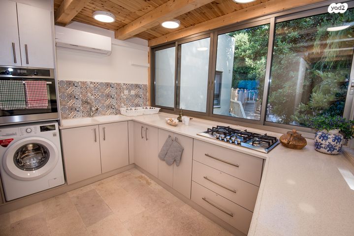 דירת גן, מרווה 10, שבעת המינים, כפר ורדים