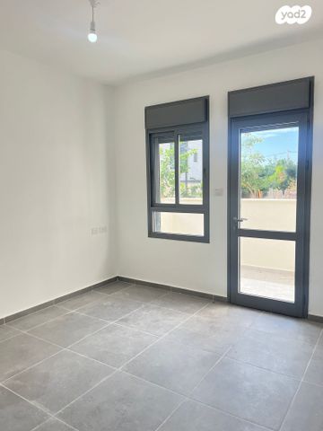 דירת גן, הרב זבולון גרז 9, רחובות הצעירה, רחובות