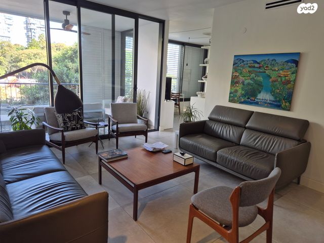 ז'בוטינסקי 134