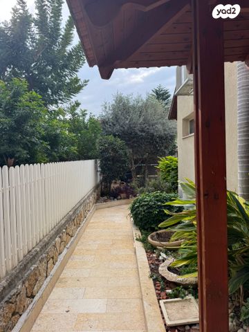 בית פרטי/ קוטג', גלבוע 18, בת חפר, בת חפר