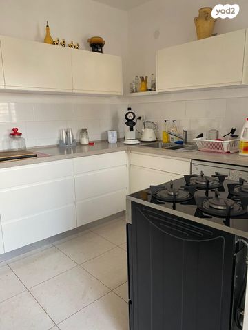 דירה, שדרות חיים וייצמן 31, צפון מערב מרכז העיר, נתניה