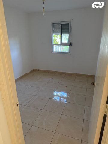 דו משפחתי, זמיר 17, מעוף, ערד