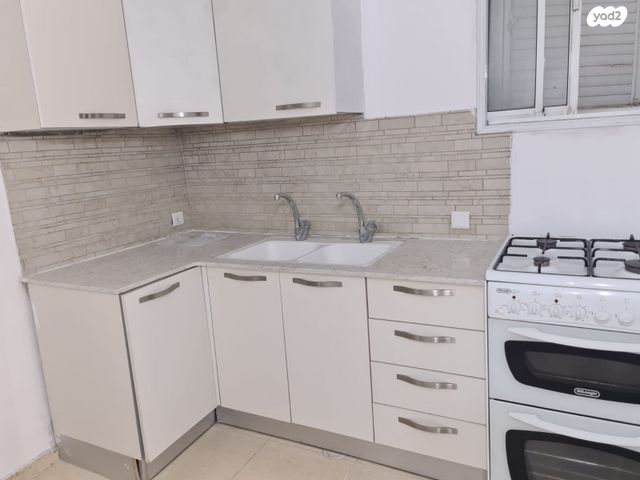 יחידת דיור, מנחם 16, הר שלום, בני ברק