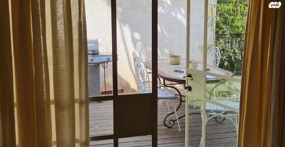 בית פרטי/ קוטג', עפרוני 18, צעירה, כפר ורדים