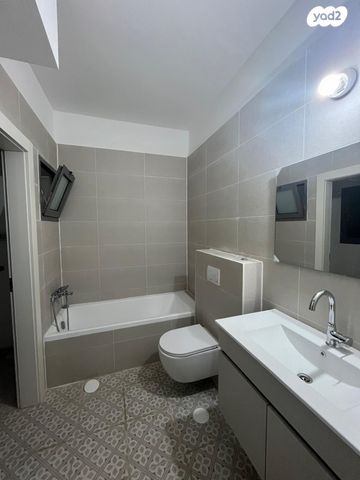 דירת גן, הרב זבולון גרז 9, רחובות הצעירה, רחובות