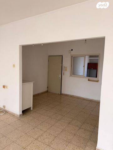 דירה, מצולות ים 17, חברת חשמל, גבעתיים