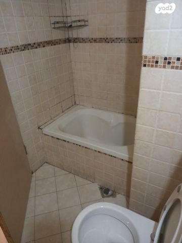 דירה, עמנואל אולסבנגר 101, קרית היובל, ירושלים