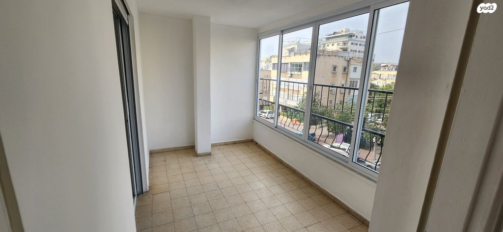 שדרות ירושלים 66