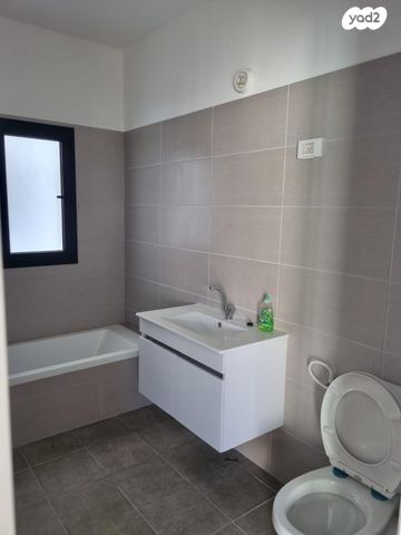 דירה, אריאל שרון 15, נווה שרון / שער העיר, נתיבות