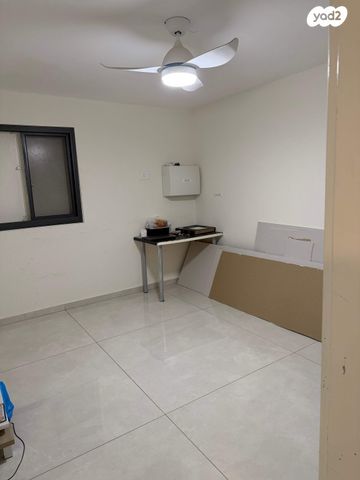 מרתף/ פרטר, האהבה 24, שרונה, כפר יונה