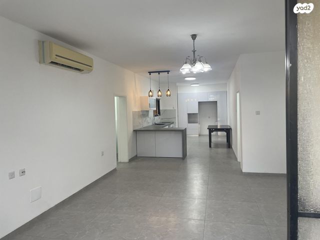 דירה, קרן היסוד 89, מרכז העיר, סביניה, הוותיקה, קרית ביאליק