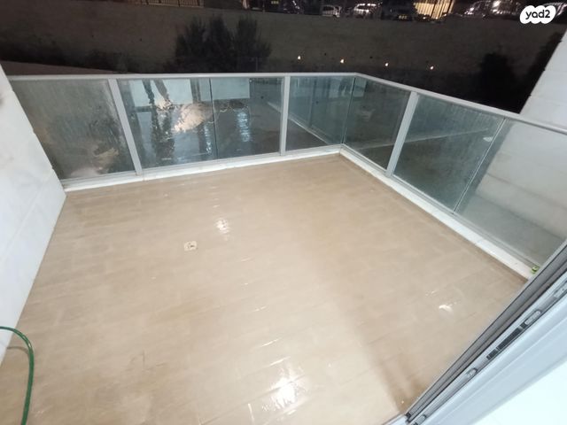 דירה, נרקיס 3, הפרחים, חריש