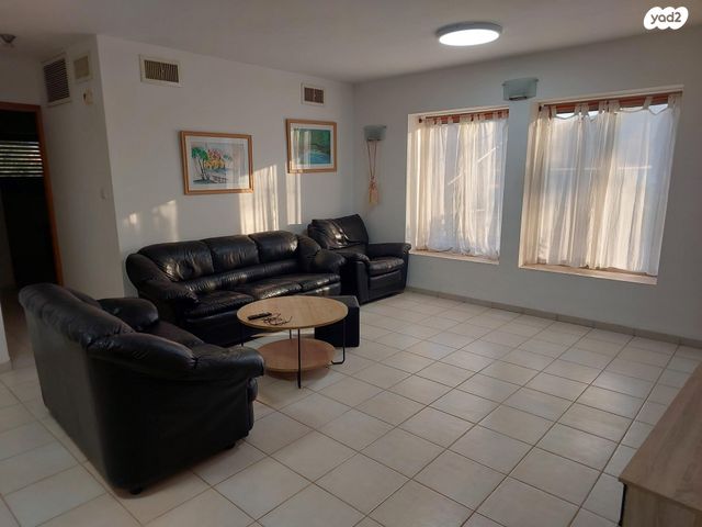 בית פרטי/ קוטג', ענבי הגפן 1, רועי, רועי