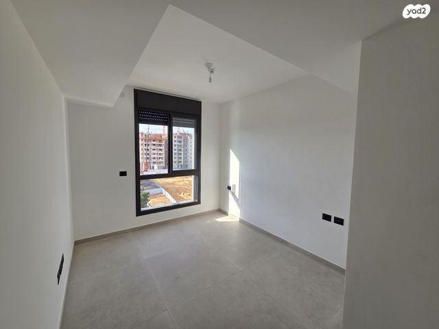 דירה, מאה ושישים 1, מרכז דרום, רעננה