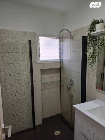 דירה, התחייה 23, נאות שושנים, חולון