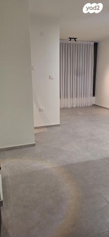 דירה, זאב ז'בוטינסקי 14, ד' / מערב מרכז העיר, רחובות