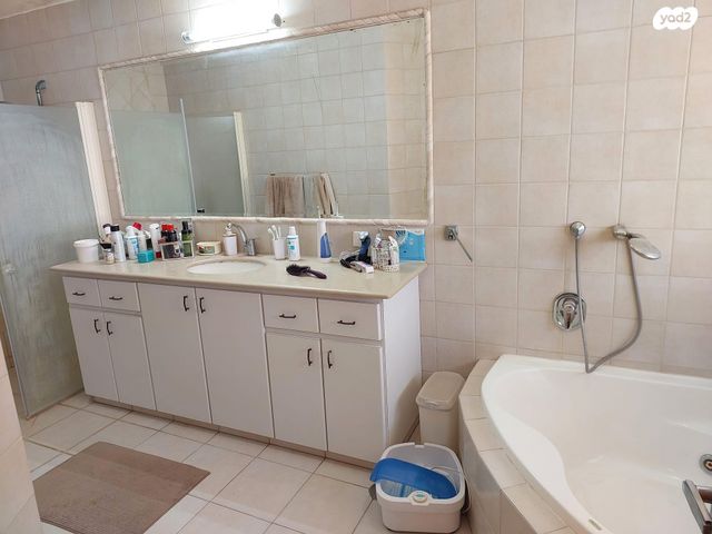 בית פרטי/ קוטג', ענבי הגפן 1, רועי, רועי