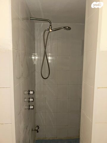 דירה, נווה יעקב 10, נגבה, רמת גן