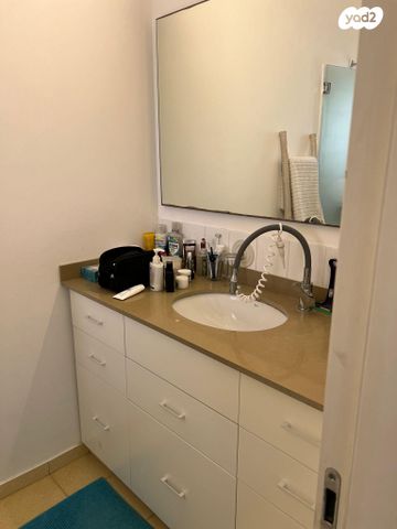 סאבלט, גורדון 73, הצפון הישן - דרום, תל אביב יפו