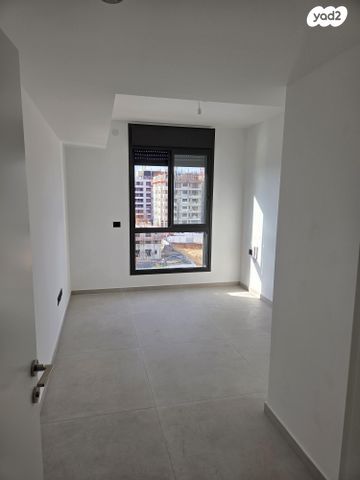 דירה, מאה ושישים 1, מרכז דרום, רעננה