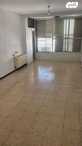 דירה, ישראל בן ציון 20, דרום מערב ותיק, בת ים