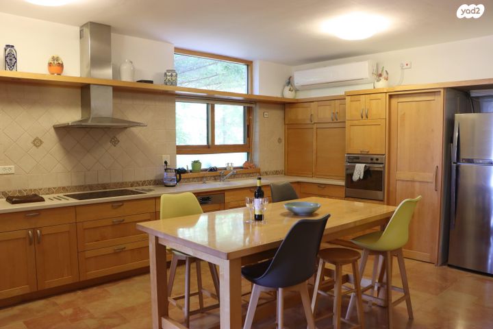 דירת גן, מרווה 10, שבעת המינים, כפר ורדים