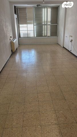 דירה, ישראל בן ציון 20, דרום מערב ותיק, בת ים