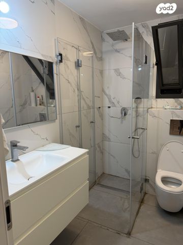 מרתף/ פרטר, האהבה 24, שרונה, כפר יונה