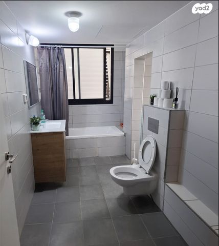 דירה, ארלוזורוב 69, עצמאות יוספטל, בת ים