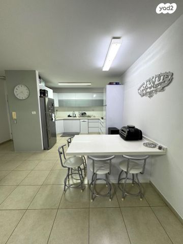 דירה, מגידו, נווה אילן, אשקלון