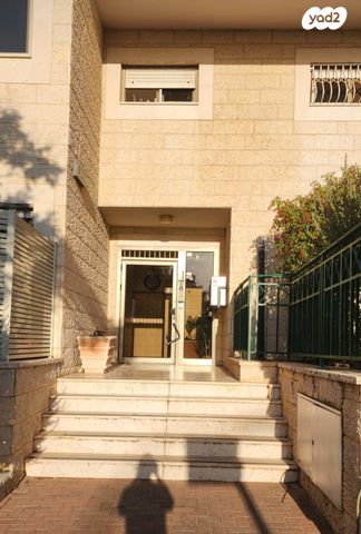 גג/ פנטהאוז, הנביאים, מודיעין מכבים רעות