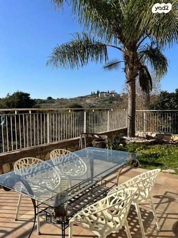 דו משפחתי, שניר, סביונים, מעלות תרשיחא