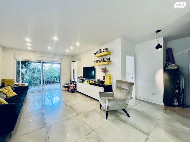 דירת גן, מיכאל קשטן, סביוני הכרמל, חיפה