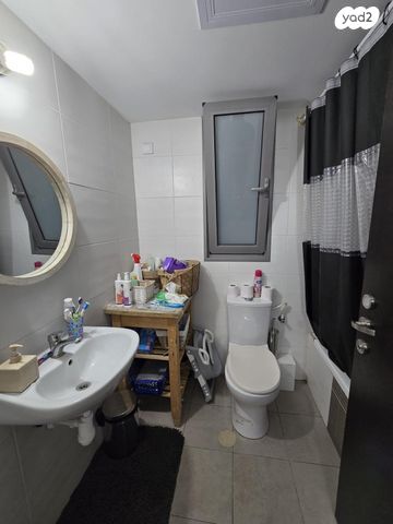 דירה, יפה ירקוני, פסגות אפק, ראש העין