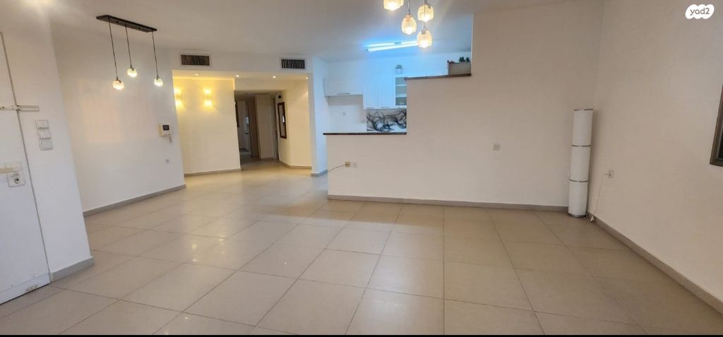 גג/ פנטהאוז, הנביאים, מודיעין מכבים רעות