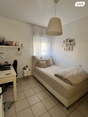 דו משפחתי, שניר, סביונים, מעלות תרשיחא