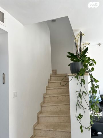 דו משפחתי, שניר, סביונים, מעלות תרשיחא