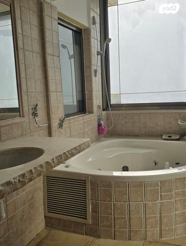 דירה, חולדה, כרמל מרכזי - שד' קיש, חיפה