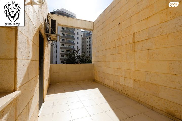 דירה, כרמל, אחוזת הנשיא, רחובות