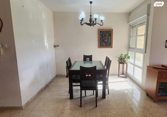 דירה, עמק איילון, הפרחים, מודיעין מכבים רעות