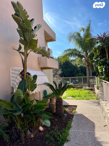 דו משפחתי, שניר, סביונים, מעלות תרשיחא