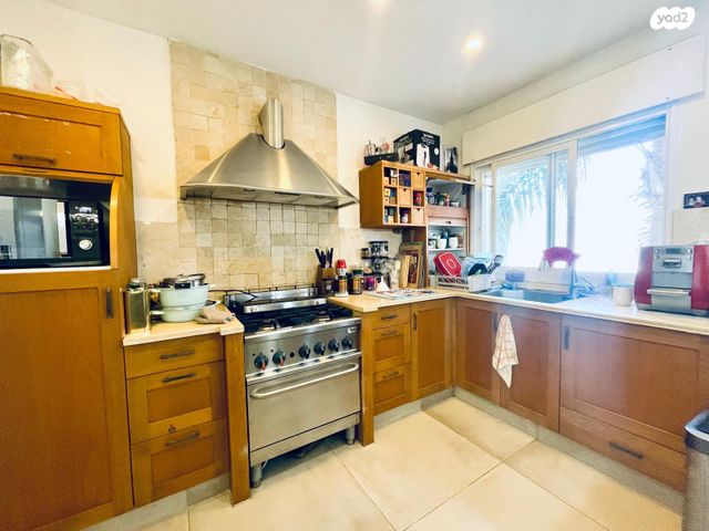 דירת גן, מיכאל קשטן, סביוני הכרמל, חיפה