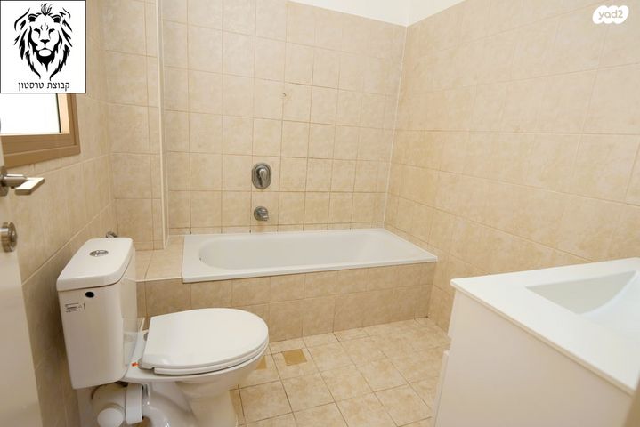 דירה, כרמל, אחוזת הנשיא, רחובות