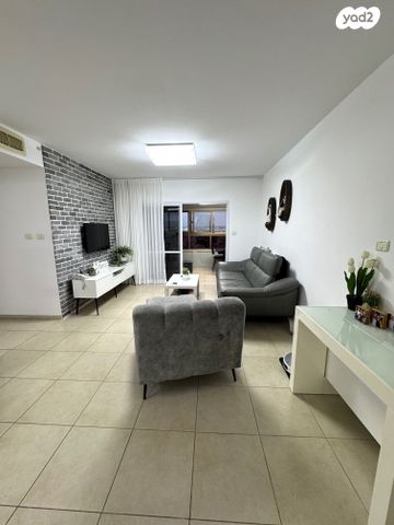 דירה, מגידו, נווה אילן, אשקלון